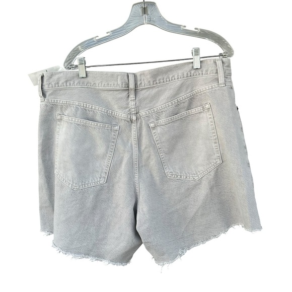 NWT Abercrombie & Fitch High Rise The Loose Jean Shorts - Size 33 - Light Gray - Picture 13 of 13
